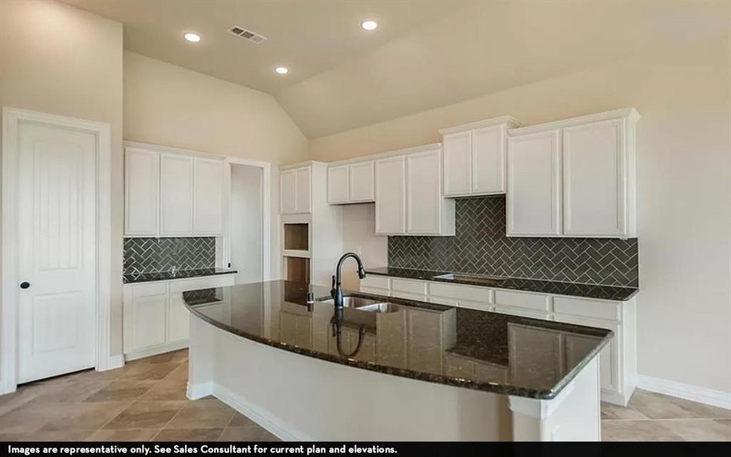 1138 2 Lakeland Circle, Rosharon, Texas 77583, 4 Bedrooms Bedrooms, 9 Rooms Rooms,3 BathroomsBathrooms,Single-family,For Sale,Lakeland Circle,69279006