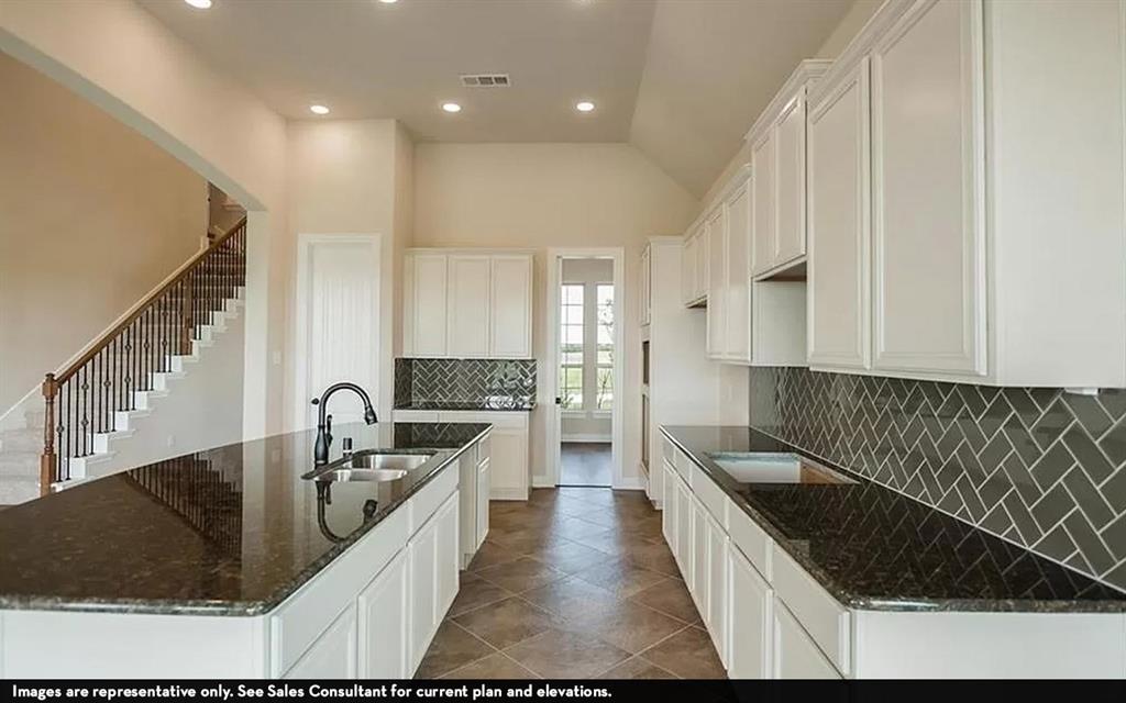 1138 2 Lakeland Circle, Rosharon, Texas 77583, 4 Bedrooms Bedrooms, 9 Rooms Rooms,3 BathroomsBathrooms,Single-family,For Sale,Lakeland Circle,69279006