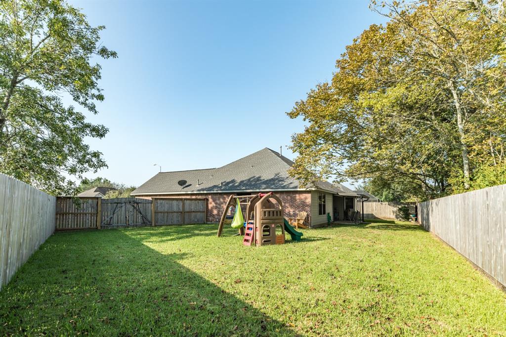215 Audubon Woods Court, Richwood, TX 77531