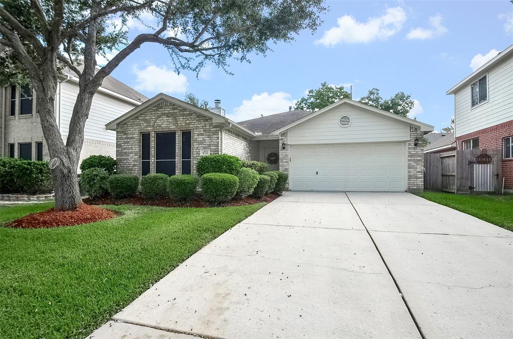 6722 Catarina Circle Houston, Texas Charming 1 story home located in Crossing at Stone Creek. Perfect amount of exterior landscaping with full sprinkler system is great for easy maintenance. Interior of this home is just as lovely as the outside and features 3 bedrooms and 2 full baths. As you enter this home you are greeted with laminate wood flooring in main living area, primary bedroom and breakfast room. All wet areas have tile and there is only carpet in front two bedrooms. All windows with solar screens for privacy and energy efficiency. Home does have double paned windows too! Washer, Dryer and Refrigerator included. Hurry and take a look at this home today before its gone!