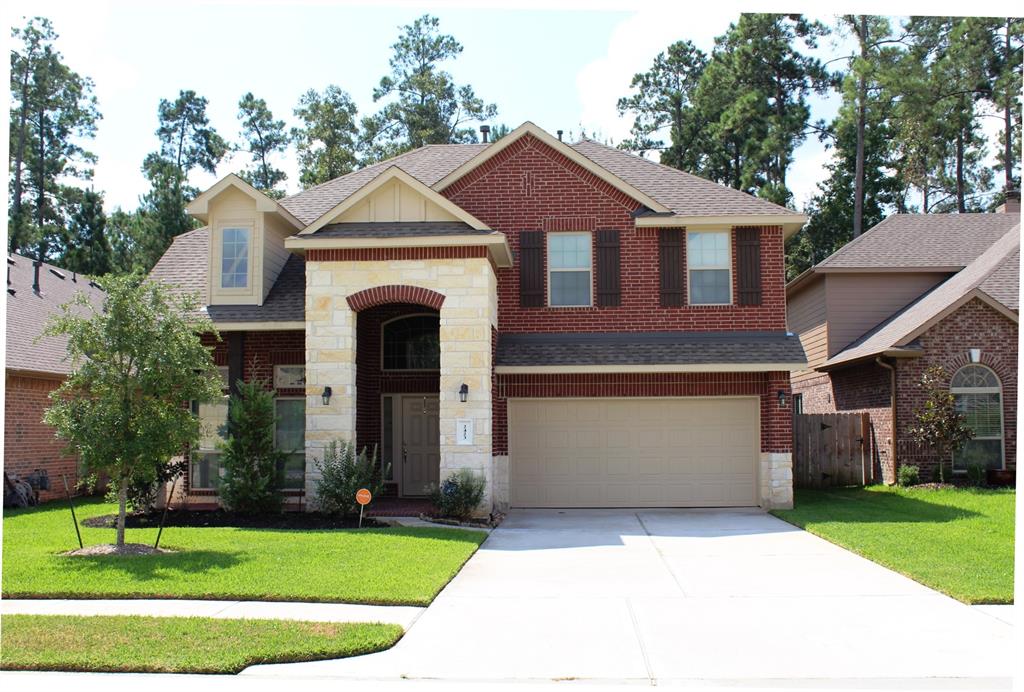 2423 Garden Shadow Drive Conroe, Texas Beautiful Stone and Brick Frontage design and a covered back patio. Minutes from the Woodlands amenities and Woodlands Schools! Granite counter tops with an island Kitchen gas cooktop, stainless steel appliances, wood floors, Double sinks in master bath with a garden tub and shower, Washer Dryer and Refrigerator included!
Don't wait too long this one, it won't last long....We are currently planning to begin to show, on Monday the 16th.