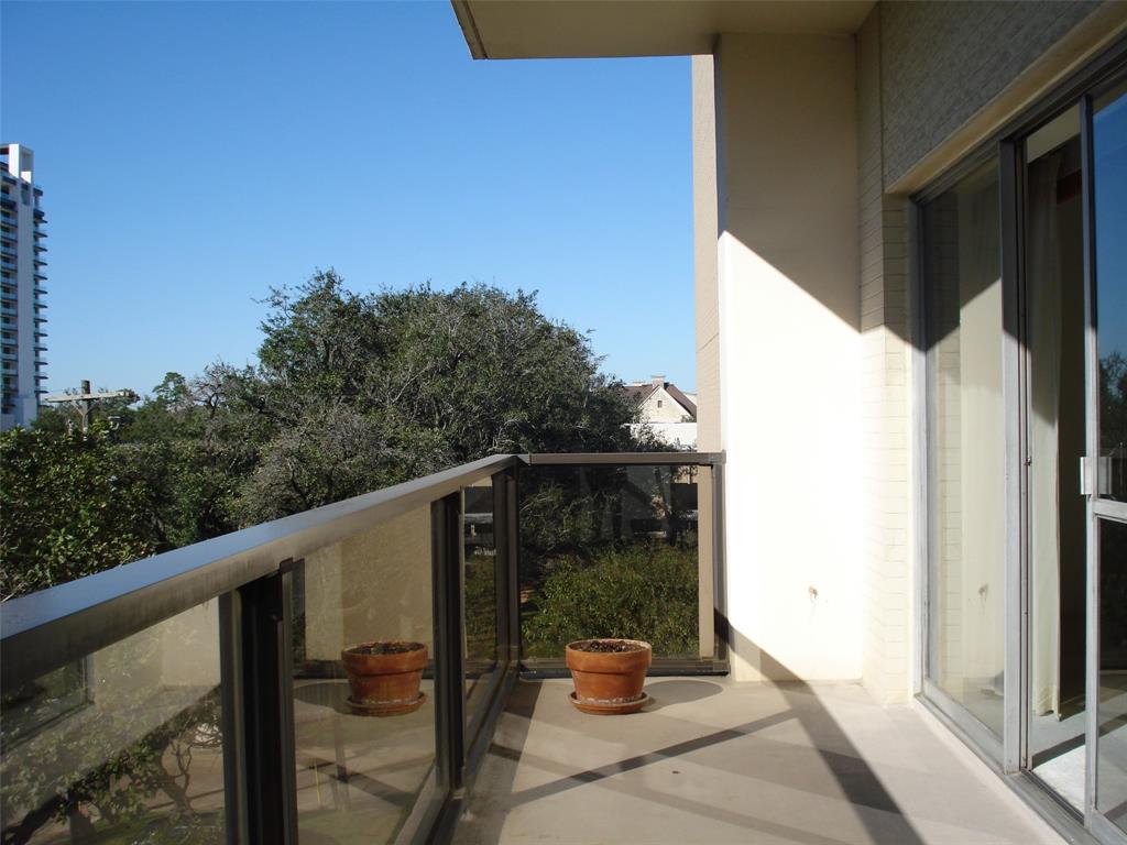 2929 BUFFALO SPEEDWAY, Houston, Texas 77098, 3 Bedrooms Bedrooms, 5 Rooms Rooms,2 BathroomsBathrooms,Mid/hi-rise Condo,For Sale,LAMAR TOWER,BUFFALO SPEEDWAY,95972509