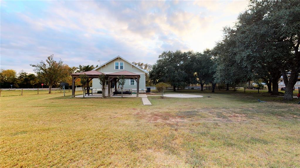 134 Houston Street, New Ulm TX 78950