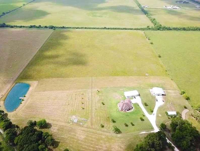 2320 County Road 49 Angleton, Texas