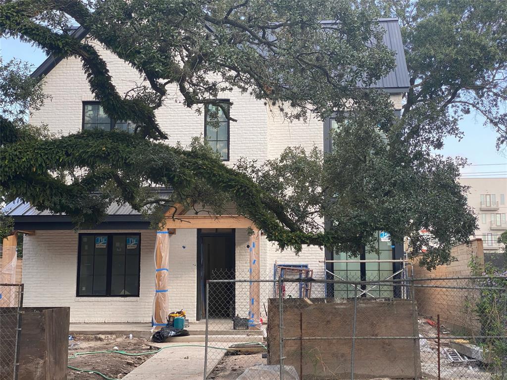 1320 2 Vassar Street, Houston, Texas 77006, 5 Bedrooms Bedrooms, 6 Rooms Rooms,4 BathroomsBathrooms,Single-family,For Sale,Vassar,76715356