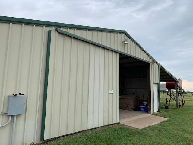 TBD Bozeman Ferry Midway, Texas Perfect small horse or cattle ready ranch with almost nineteen highly improved acres, barn w/ small apartment, working pens, squeeze chute, pond, electricity, and water well in place. Smooth wire perimeter fencing and 1000' of paved road frontage.