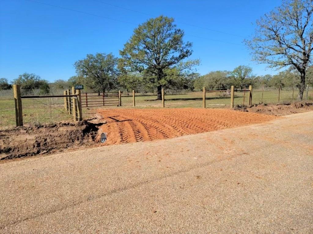 2586 County Road 426, Dime Box, TX 77853