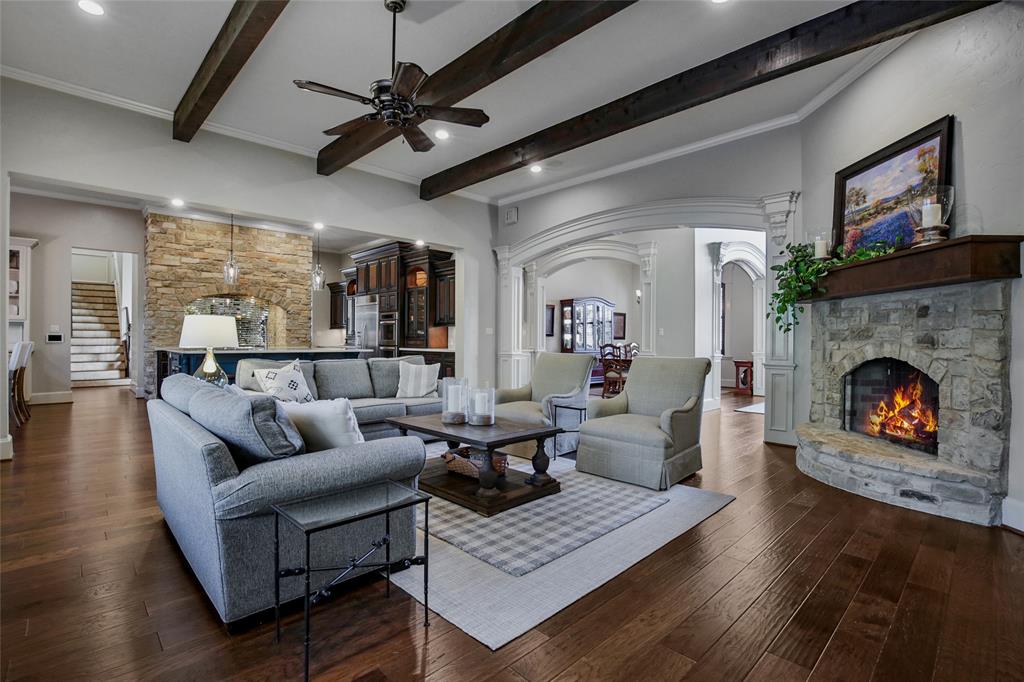 6 Huntington Woods Estates Drive, Tomball, TX 77377