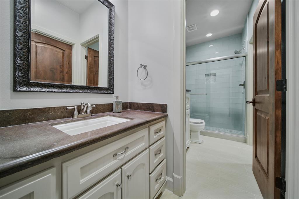 6 Huntington Woods Estates Drive, Tomball, TX 77377