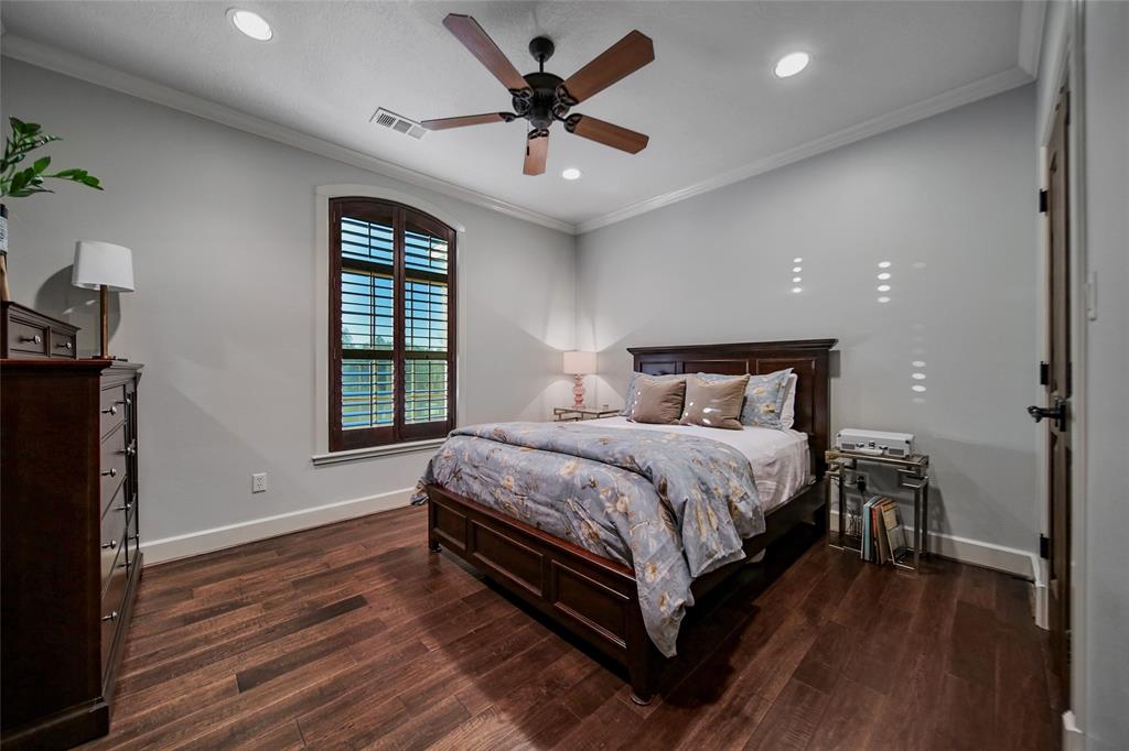 6 Huntington Woods Estates Drive, Tomball, TX 77377