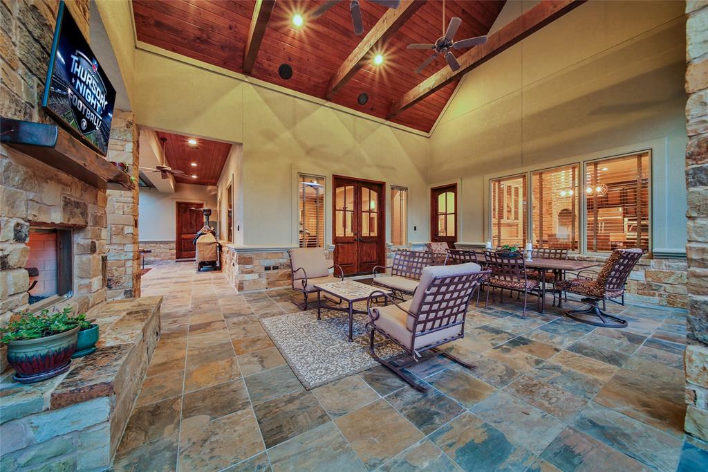 6 Huntington Woods Estates Drive, Tomball, TX 77377