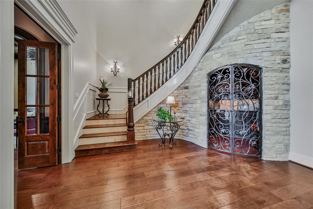 6 Huntington Woods Estates Drive, Tomball, TX 77377