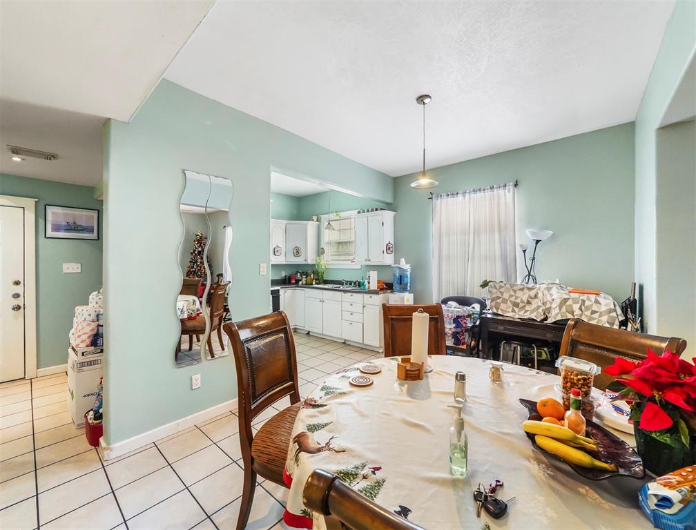 2727 2 Avenue K, Galveston, Texas 77550, 3 Bedrooms Bedrooms, ,1 BathroomBathrooms,Multi-family,For Sale,Avenue K,96433255