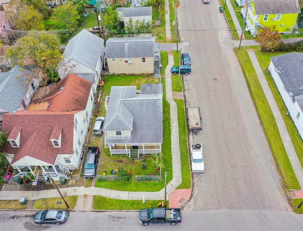 2727 2 Avenue K, Galveston, Texas 77550, 3 Bedrooms Bedrooms, ,1 BathroomBathrooms,Multi-family,For Sale,Avenue K,96433255