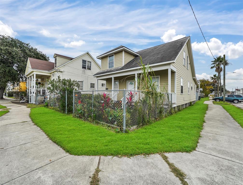 2727 2 Avenue K, Galveston, Texas 77550, 3 Bedrooms Bedrooms, ,1 BathroomBathrooms,Multi-family,For Sale,Avenue K,96433255