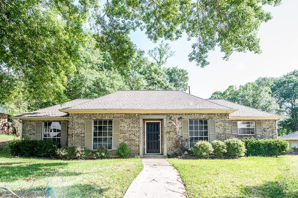 Homes for sale - 1441 Green Briar Drive, Huntsville, TX 77340 – MLS...