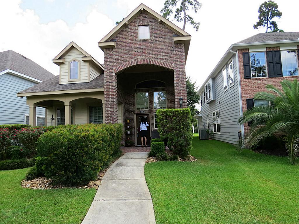 51 Panterra Way The Woodlands, Texas A lovely 3 bedrooms, 2.5 bathrooms, 2 car attached garage house. High ceilings. Granite in the kitchen and master bath. Stainless steel appliances in the kitchen. Dish washer and refrigerator included. Washer and dryer included. Walking distance to Deretchin Elementary which is a top rated Conroe ISD school. Walking distance to the 24 hour emergency care. Walking distance to Walmart shopping center, stores, banks and restaurants. A great place to live. The house will be available on Jan. 15th, 2021.