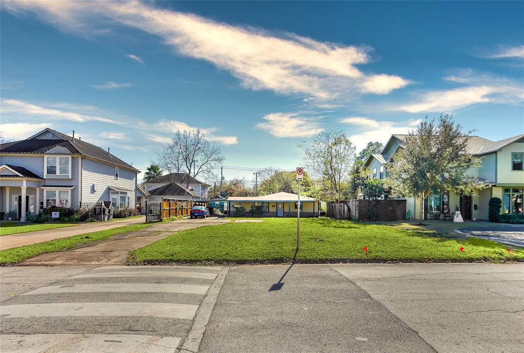 1025 1 Wakefield Drive, Houston, Texas 77018, 2 Bedrooms Bedrooms, 4 Rooms Rooms,1 BathroomBathrooms,Single-family,For Sale,Wakefield,83181618