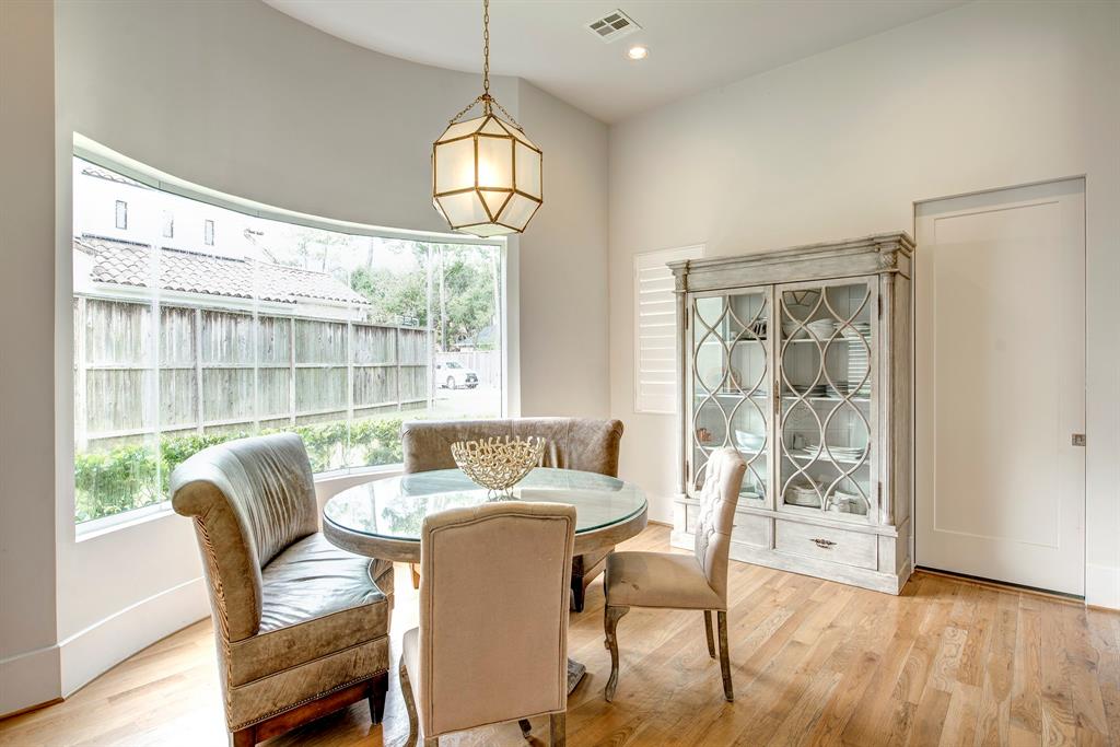 22 E Shady Lane E, Houston, TX 77063