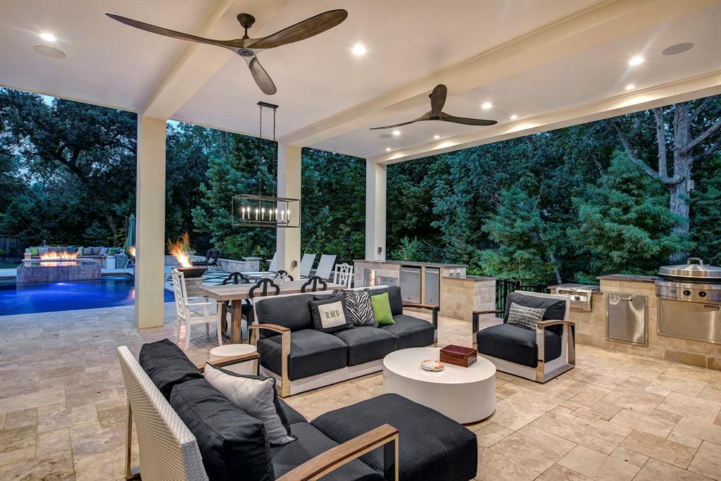 22 E Shady Lane E, Houston, TX 77063