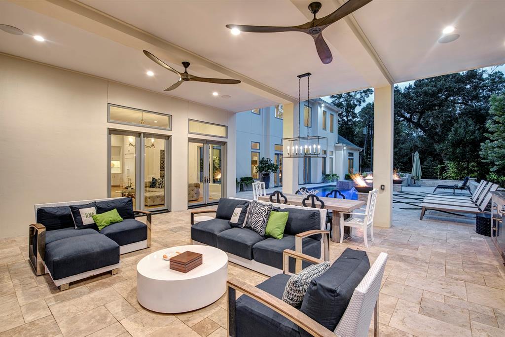 22 E Shady Lane E, Houston, TX 77063