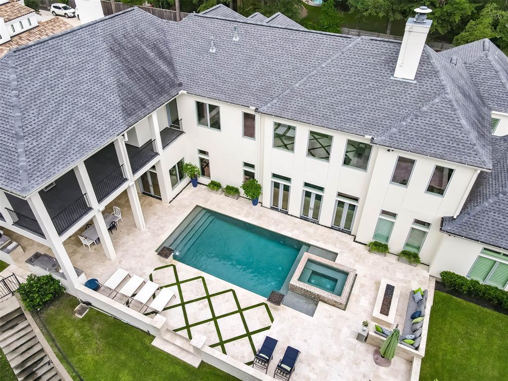 22 E Shady Lane E, Houston, TX 77063