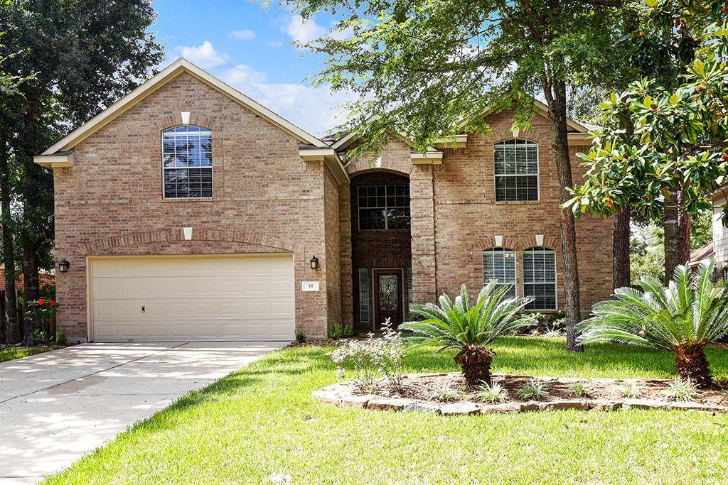 35 E Knightsbridge Drive The Woodlands, Texas Lovely executive lease opportunity in Harpers Landing in The Woodlands! Open, light and bright floorplan! Huge primary suite on the main level with the 3 remaining bedrooms on the upper level. Enormous game room! Elegant Formal Dining space as well as a separate private study with French doors. Beautiful hardwood floors on the main level. Recent paint in designer color palette as well as recent carpeting in the bedrooms and game room. The chef's kitchen boasts a new gas cooktop. Great back deck for entertaining. Excellent schools. Don't miss this one!