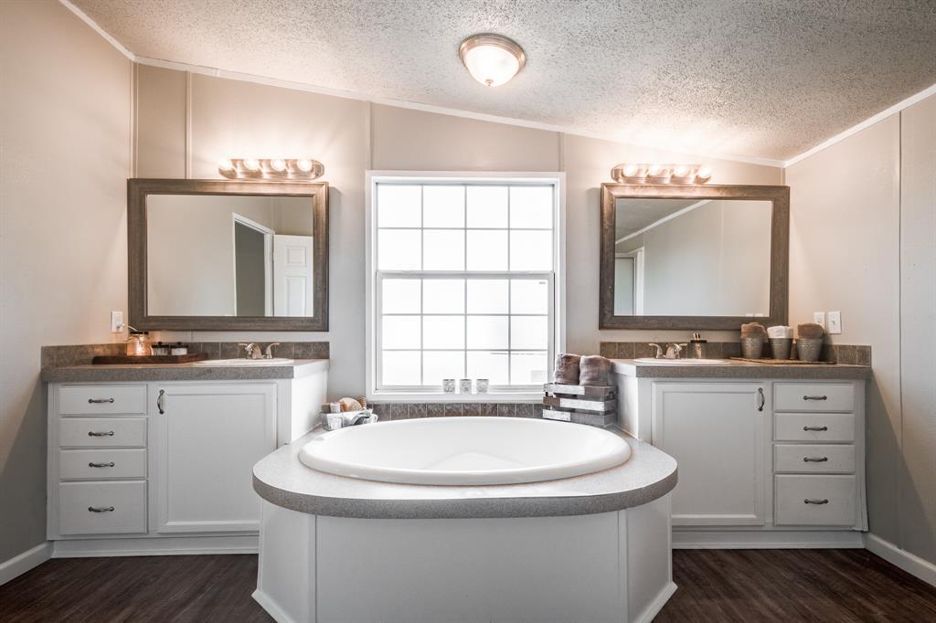 544 County Road 2270