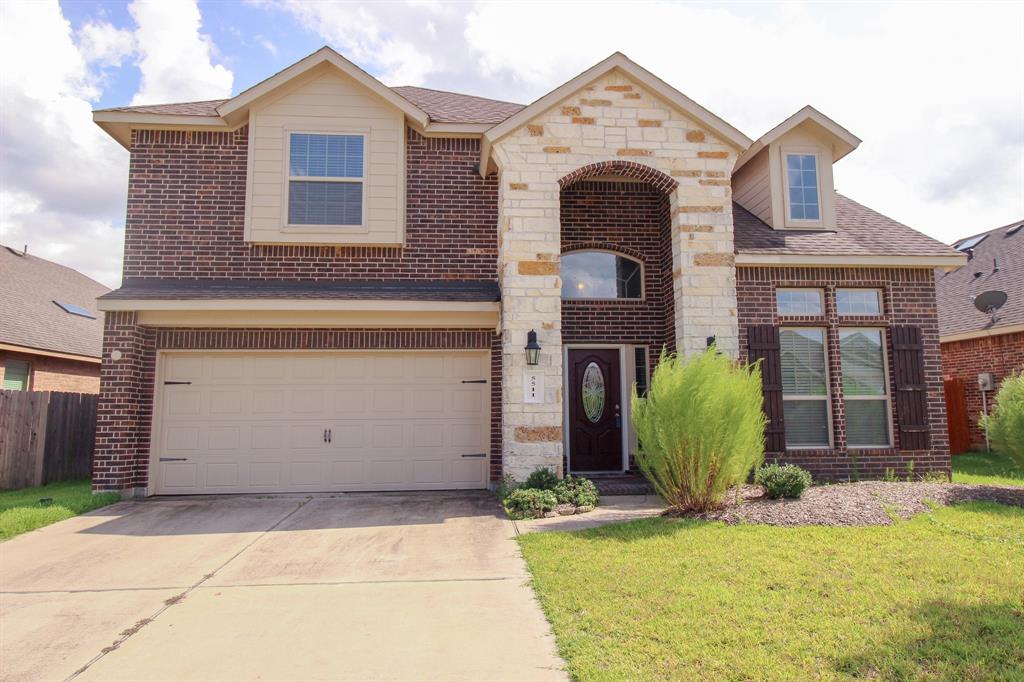 5511 Glenfield Spring Lane Spring, Texas Beautiful 4-bedroom home in great subdivision, with excellent schools nearby. The home, built in 2014, has granite countertops in the kitchen, with a large island and a study/library with French doors.
Primary bedroom is on the first level and has a beautiful bay window, the other 3 bedrooms are on the second floor as well as a family room.
Home is situated on a lot with full sprinkler system. Great location with easy access to the Grand Parkway and I-45 as well as shopping and restaurants nearby.