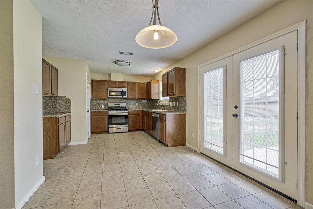 2614 Springstone Drive, Spring, TX 77386