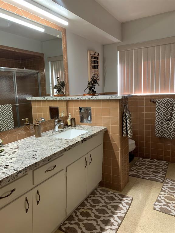 307 1 ALKIRE LAKE Drive, Sugar Land, Texas 77478, 4 Bedrooms Bedrooms, 10 Rooms Rooms,3 BathroomsBathrooms,Single-family,For Sale,ALKIRE LAKE,53024335