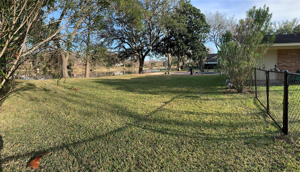 307 1 ALKIRE LAKE Drive, Sugar Land, Texas 77478, 4 Bedrooms Bedrooms, 10 Rooms Rooms,3 BathroomsBathrooms,Single-family,For Sale,ALKIRE LAKE,53024335