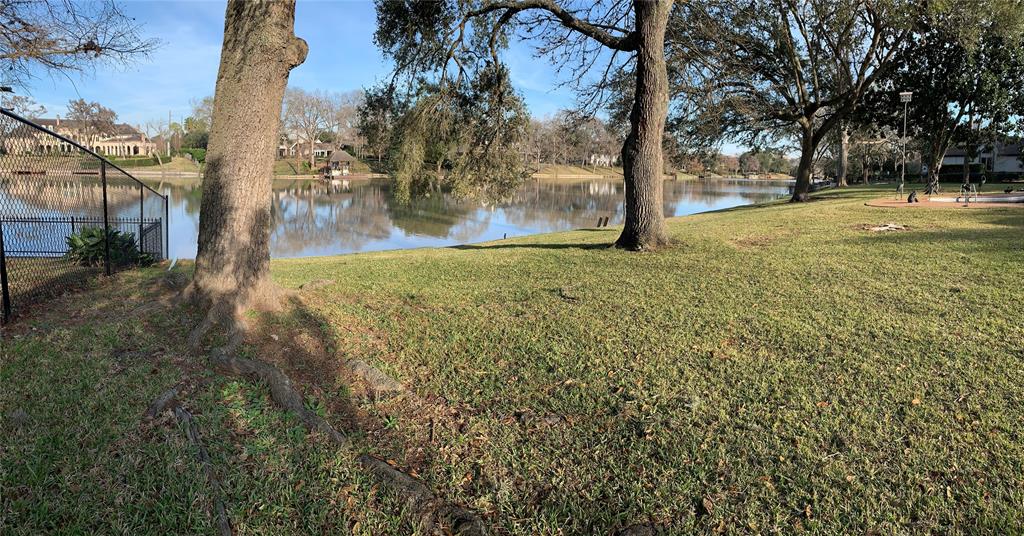 307 1 ALKIRE LAKE Drive, Sugar Land, Texas 77478, 4 Bedrooms Bedrooms, 10 Rooms Rooms,3 BathroomsBathrooms,Single-family,For Sale,ALKIRE LAKE,53024335