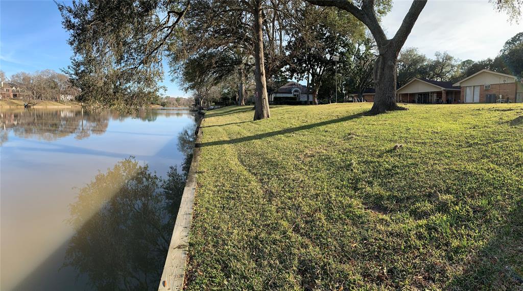 307 1 ALKIRE LAKE Drive, Sugar Land, Texas 77478, 4 Bedrooms Bedrooms, 10 Rooms Rooms,3 BathroomsBathrooms,Single-family,For Sale,ALKIRE LAKE,53024335