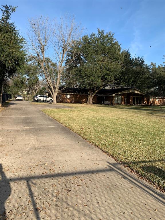 307 1 ALKIRE LAKE Drive, Sugar Land, Texas 77478, 4 Bedrooms Bedrooms, 10 Rooms Rooms,3 BathroomsBathrooms,Single-family,For Sale,ALKIRE LAKE,53024335