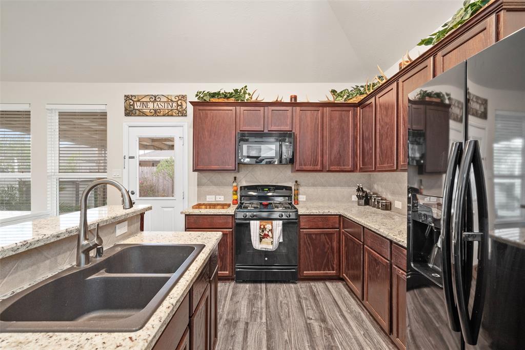 3707 Hunters Trail