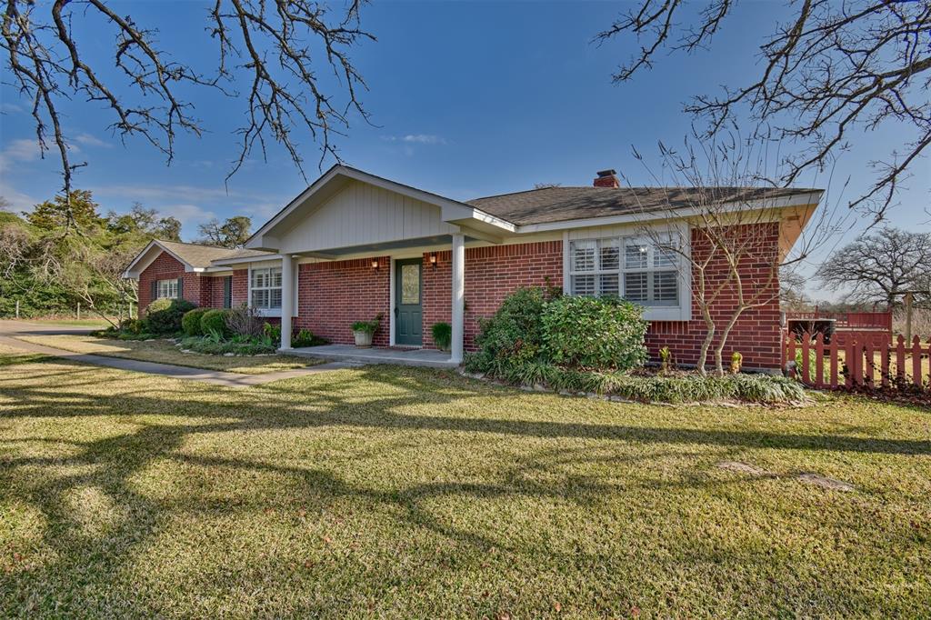 1733 County Road 436, Dime Box, TX 77853