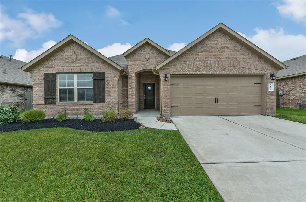 5134 Pointe Spring Crossing Spring, Texas New home with beautiful open floor plan in Spring! This 2017 DR Horton home is absolutely STUNNING! This home sits comfortably in a perfet location with close proximity to The Woodlands, in a great community with fantastic neighbors. With 4 spacious bedrooms, luxury master bathroom, huge walk-in closet, gourmet kitchen, and tons of natural light, this is one home you do not want to miss!