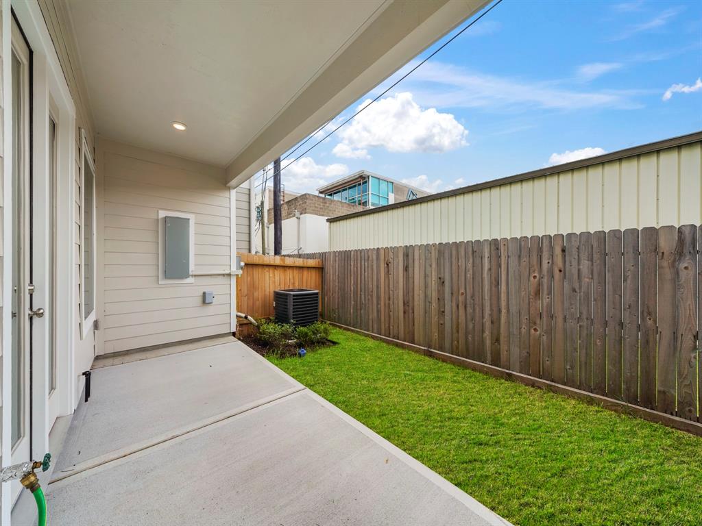 5012 2 Lillian Street, Houston, Texas 77007, 3 Bedrooms Bedrooms, 10 Rooms Rooms,2 BathroomsBathrooms,Single-family,For Sale,Lillian,39173861