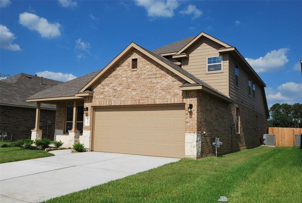 22402 Ebbets Field Drive Spring, Texas 1.5 story 4/3 DR Horton home has three bedrooms downstairs and 1 bedroom upstairs with full & game room. Home features a grand brick and stone exterior with a covered front porch and back patio. Spacious dining room, Recently changed NEW laminate floor in all bedrooms and the game room. Extended tile in the living areas, NO CARPET! Swimming pool cross the street. Less than 10 min. to ExxonMobil and HPE new campus. Zone to Klein Collins High school. Walking distance to the Zwink elementary School. The Market at Springwoods Village has grocery store and restaurants which is convenient located within 3 miles.