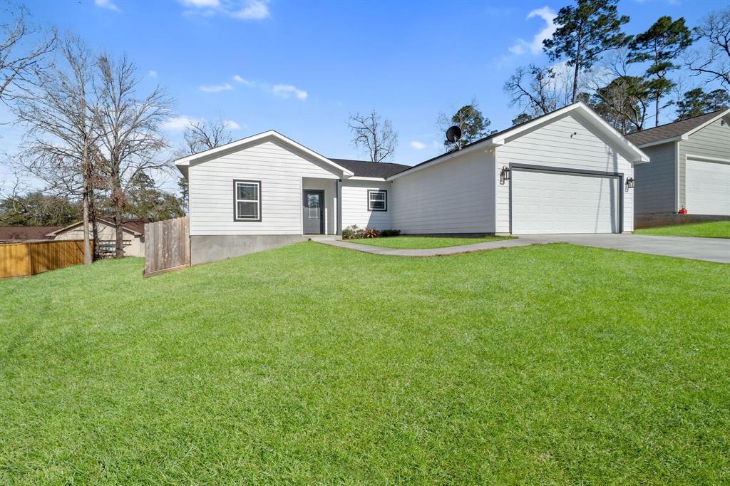 432 Pine Harbor Drive, Onalaska, TX 77360