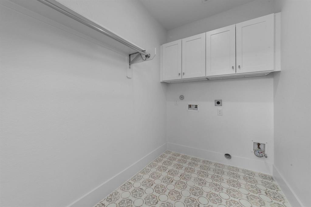 3206 2 Omega Street, Houston, Texas 77022, 3 Bedrooms Bedrooms, 6 Rooms Rooms,2 BathroomsBathrooms,Single-family,For Sale,Omega,80132310
