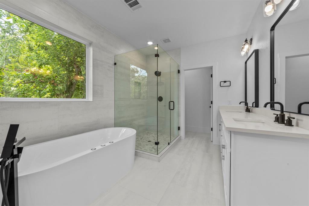 3206 2 Omega Street, Houston, Texas 77022, 3 Bedrooms Bedrooms, 6 Rooms Rooms,2 BathroomsBathrooms,Single-family,For Sale,Omega,80132310
