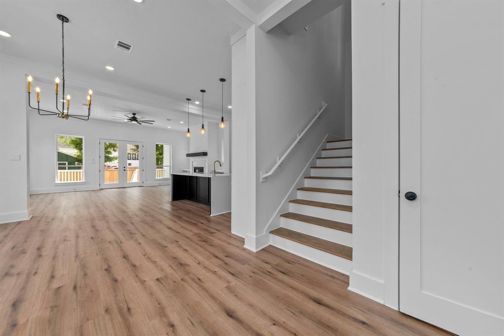 3206 2 Omega Street, Houston, Texas 77022, 3 Bedrooms Bedrooms, 6 Rooms Rooms,2 BathroomsBathrooms,Single-family,For Sale,Omega,80132310