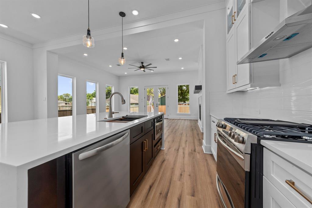 3206 2 Omega Street, Houston, Texas 77022, 3 Bedrooms Bedrooms, 6 Rooms Rooms,2 BathroomsBathrooms,Single-family,For Sale,Omega,80132310