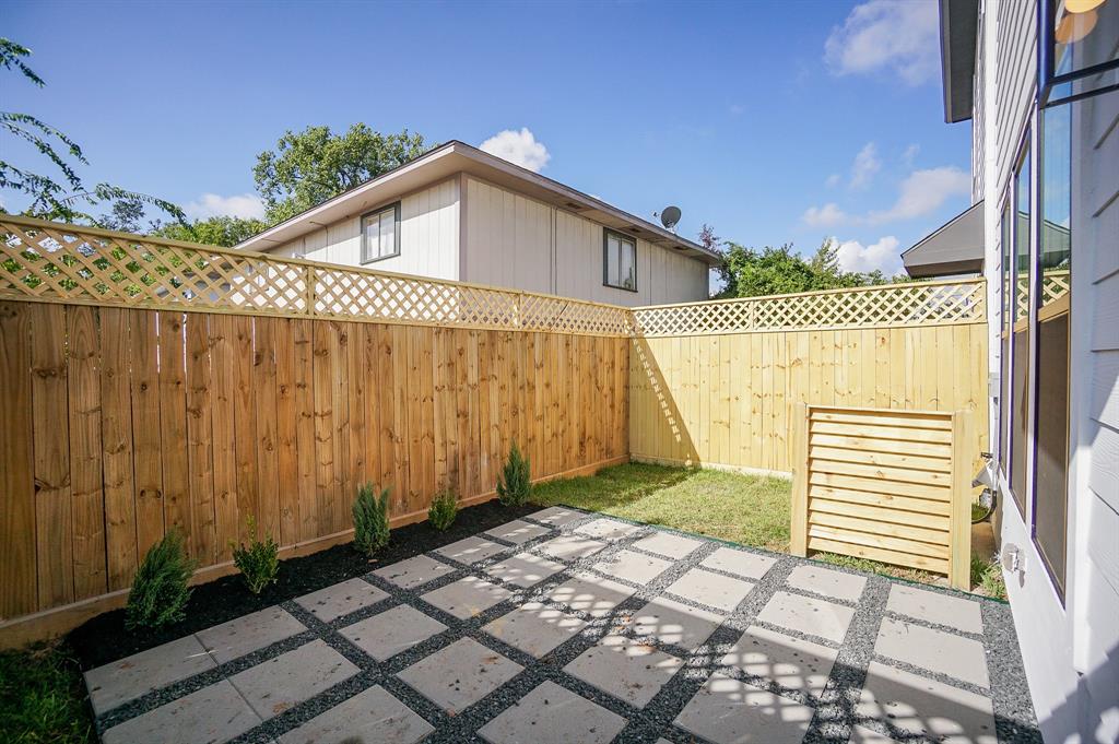10961 2 Fire Creek Drive, Houston, Texas 77043, 3 Bedrooms Bedrooms, 6 Rooms Rooms,2 BathroomsBathrooms,Single-family,For Sale,Fire Creek,70296325