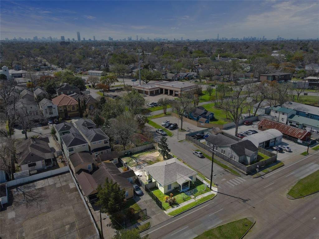 1039 1 Cavalcade Street, Houston, Texas 77009, 3 Bedrooms Bedrooms, 5 Rooms Rooms,1 BathroomBathrooms,Single-family,For Sale,Cavalcade,67098989