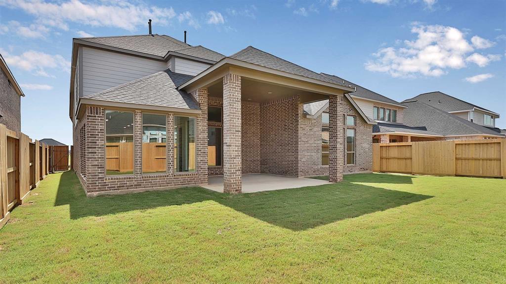 28926 2 Creekside Bend Drive, Fulshear, Texas 77441, 4 Bedrooms Bedrooms, 9 Rooms Rooms,4 BathroomsBathrooms,Single-family,For Sale,Creekside Bend,84305299