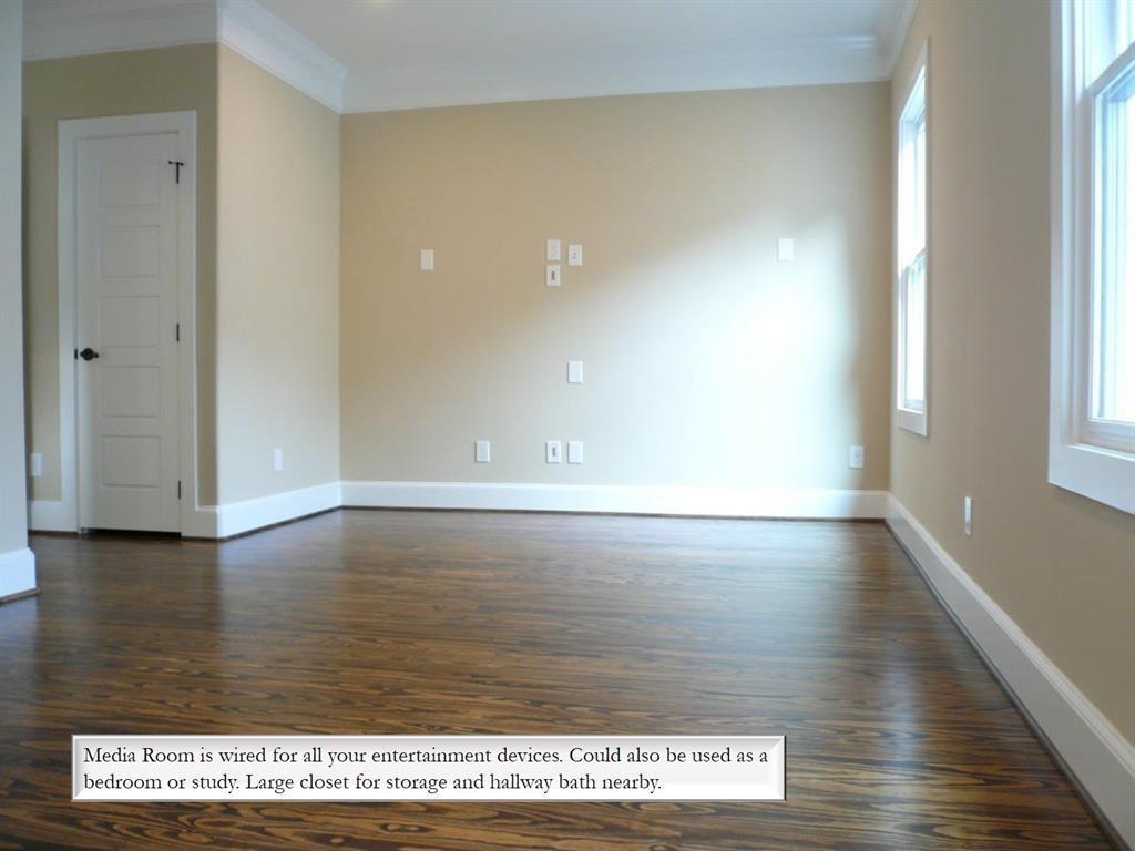 631 2 18th Street, Houston, Texas 77008, 4 Bedrooms Bedrooms, 8 Rooms Rooms,4 BathroomsBathrooms,Single-family,For Sale,18th,69884799