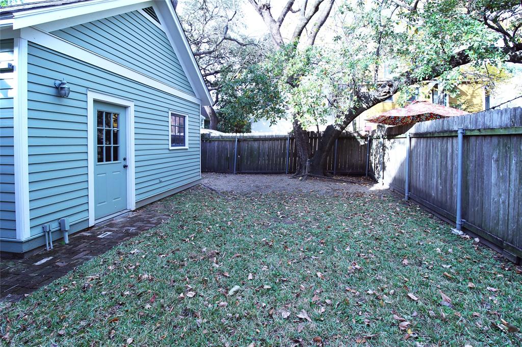 2010 2 Lubbock Street, Houston, Texas 77007, 4 Bedrooms Bedrooms, 13 Rooms Rooms,2 BathroomsBathrooms,Single-family,For Sale,Lubbock,92296776